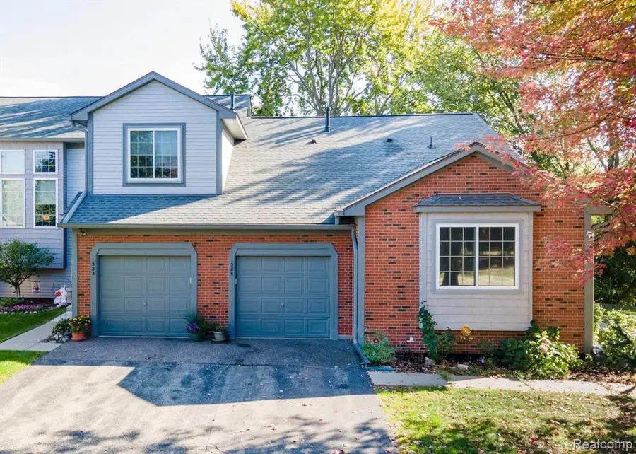 585 Winwood, Walled Lake, MI  - Image #3