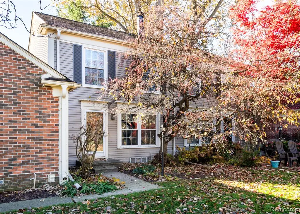 1246 Kings Cove, Rochester Hills, MI  - Image #1