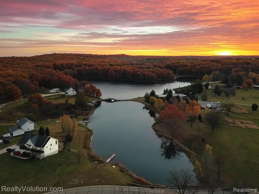 5012 Vista Bay, Goodrich, MI  - Image #3