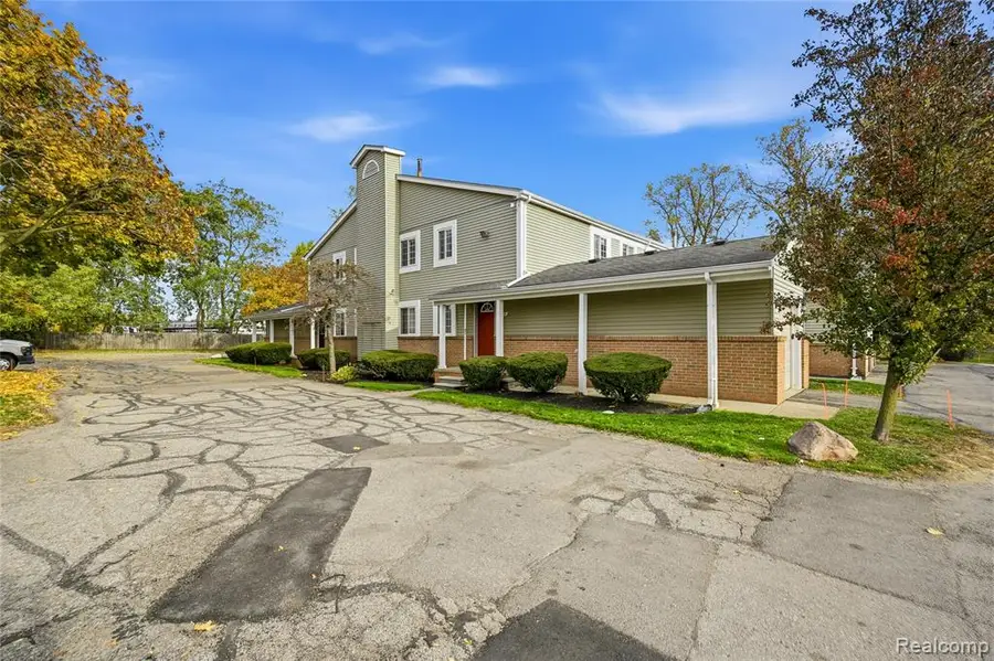 2084 Woodrow Wilson, West Bloomfield, MI  - Image #2