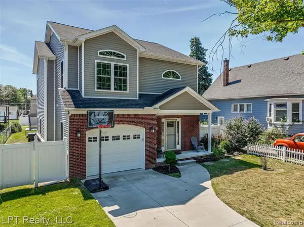 117 Walnut, Wyandotte, MI 