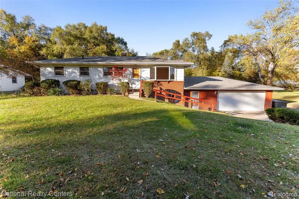 11655 Shorecrest, South Lyon, MI  - Image #1