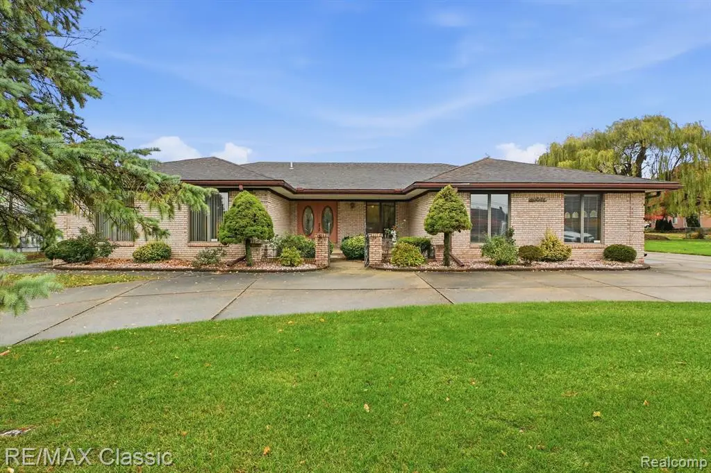 20077 Gill, Livonia, MI  - #1