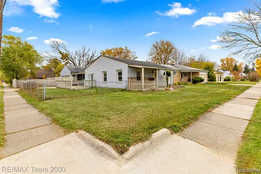 21090 Gentner, Warren, MI  - Image #3