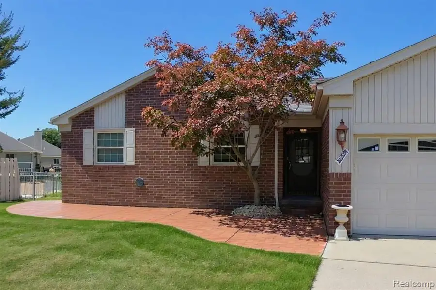 28688 Oldbridge, Chesterfield Township, MI  - Image #3