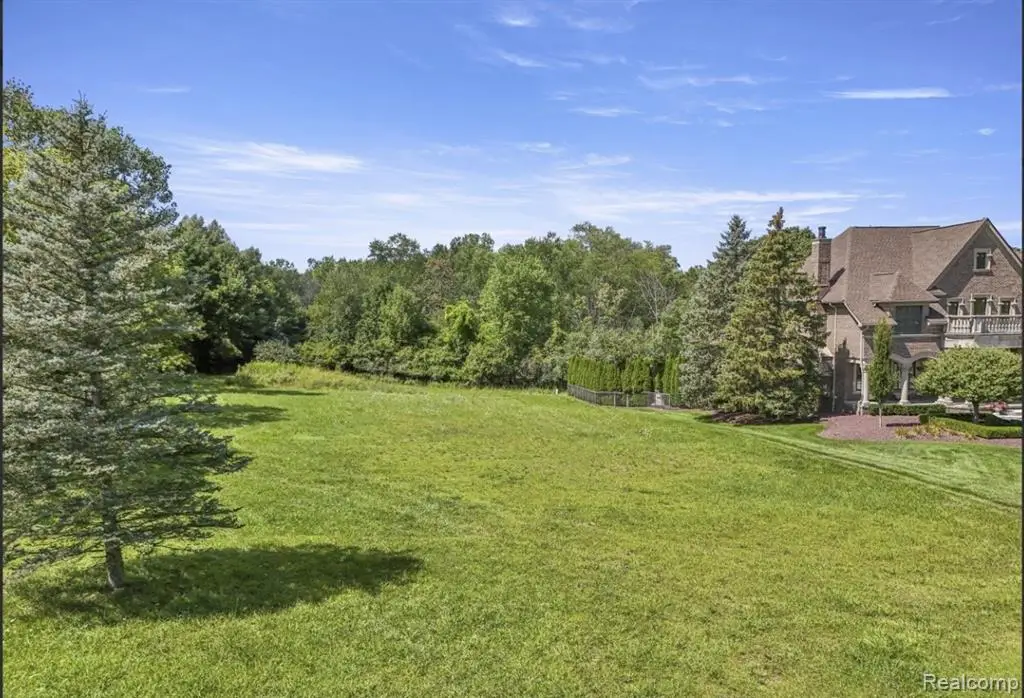 18197 Shelley Pond, Northville, MI  - Image #1