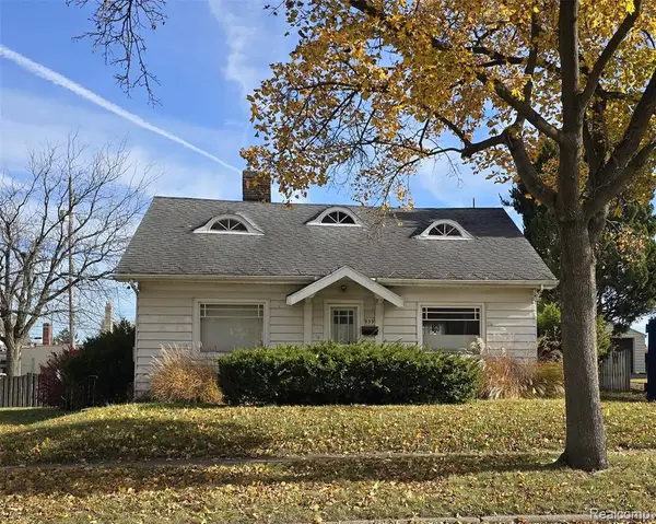 939 Backus, Jackson, MI 