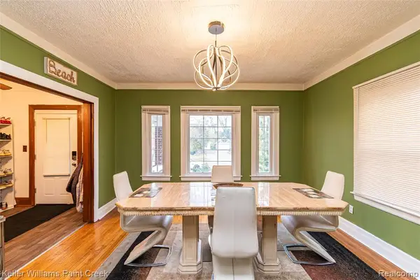 92 E Iroquois, Pontiac, MI 