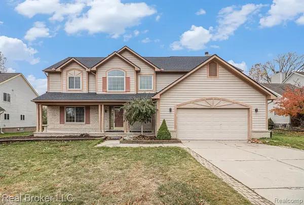 24403 Elmhurst, Farmington Hills, MI 