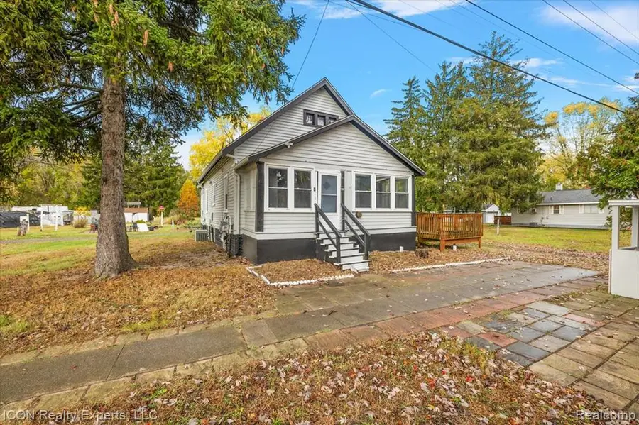 24850 W 9 Mile, Southfield, MI 48033 - #3