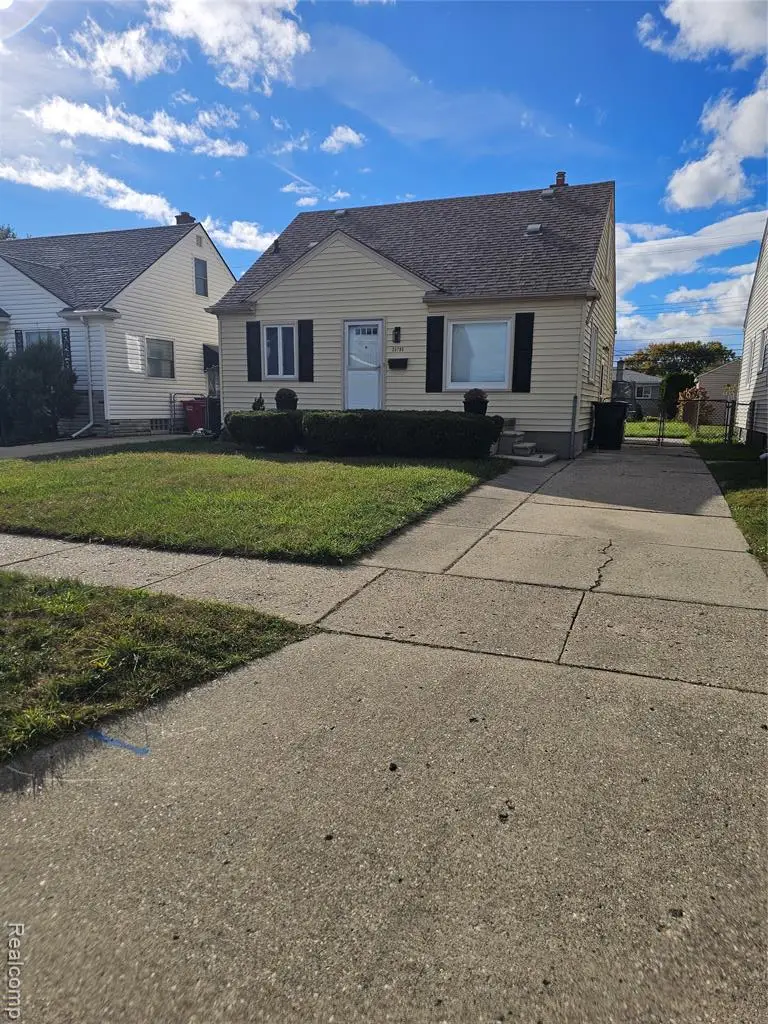 25795 Groveland, Roseville, MI 48066 - #2