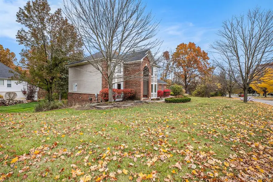 9610 Forest Ridge, Clarkston, MI 48348 - #3