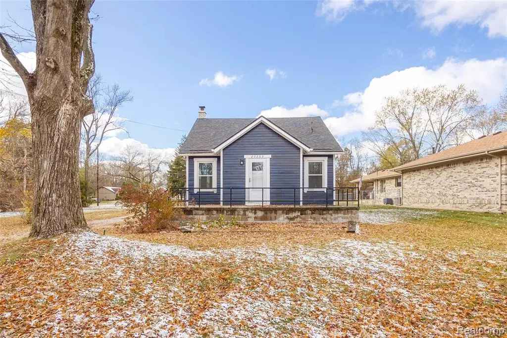 20203 Hubbard, Livonia, MI  - Image #1