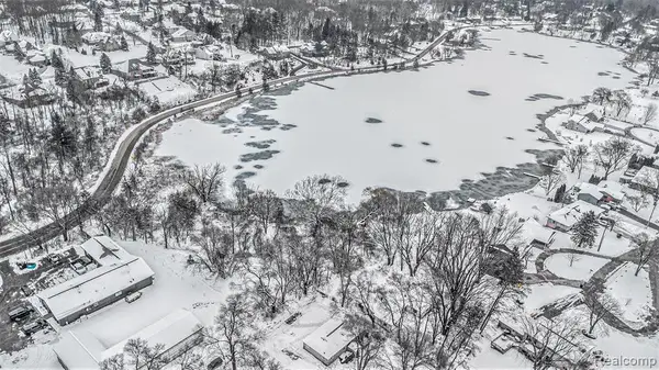 8056 Ortonville, Clarkston, MI 