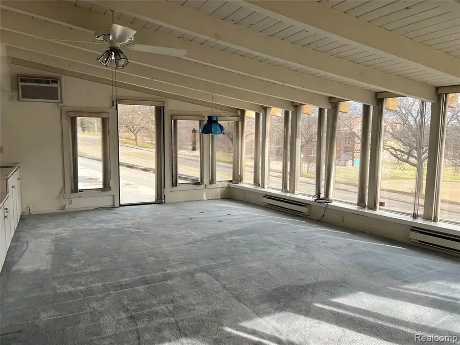 915 E Court #104, Flint, MI 48503 - #3