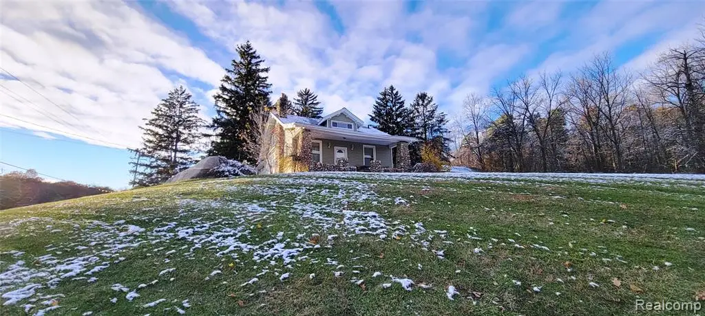 5025 N Hickory Ridge, Highland, MI  - #1