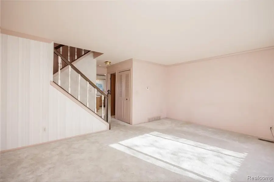 28452 Universal, Warren, MI  - Image #2