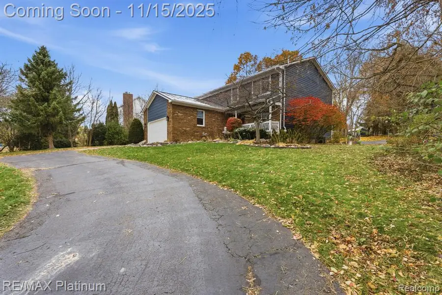 11254 Katrine, Fenton, MI  - Image #2