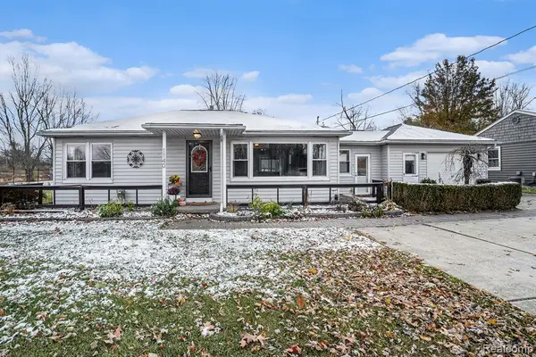 1140 Grange Hall, Fenton, MI 