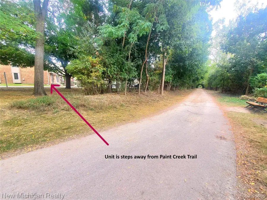 673 Oakbrook, Rochester Hills, MI  - Image #3