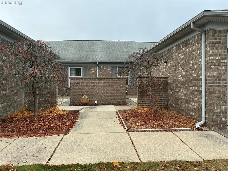 48421 Milonas, Shelby Charter Township, MI  - Image #2