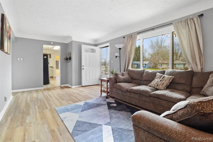 6077 Crown, Flint, MI  - Image #3