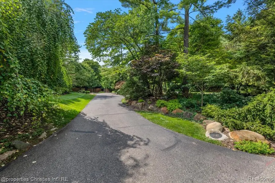 4647 Private Lake, Bloomfield Hills, MI  - Image #2