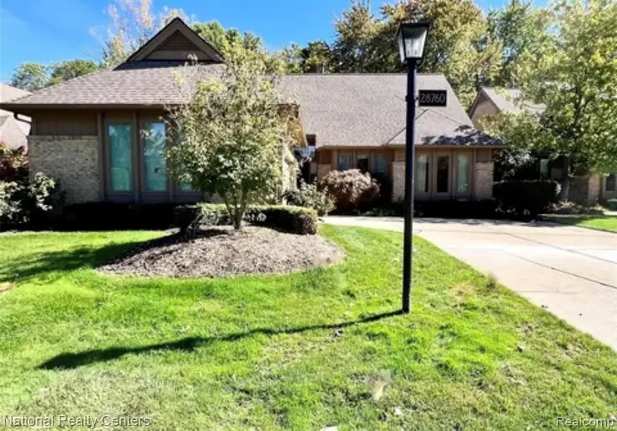 28760 Hidden, Farmington Hills, MI  - Image #3