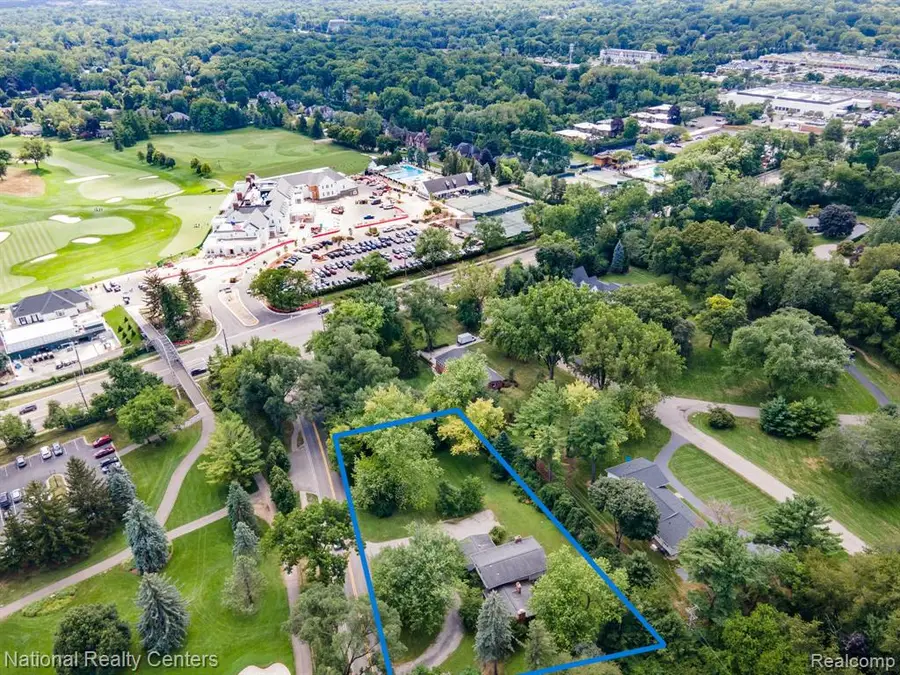 6450 Gilbert Lake, Bloomfield Hills, MI  - Image #2