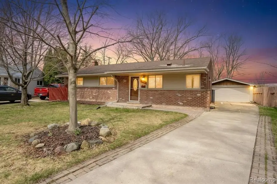 30267 Champine, Saint Clair Shores, MI 48082 - #2