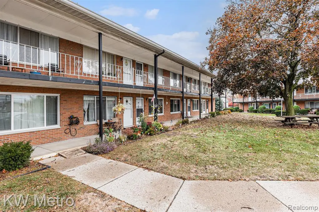2121 Clawson #207, Royal Oak, MI  - Image #1