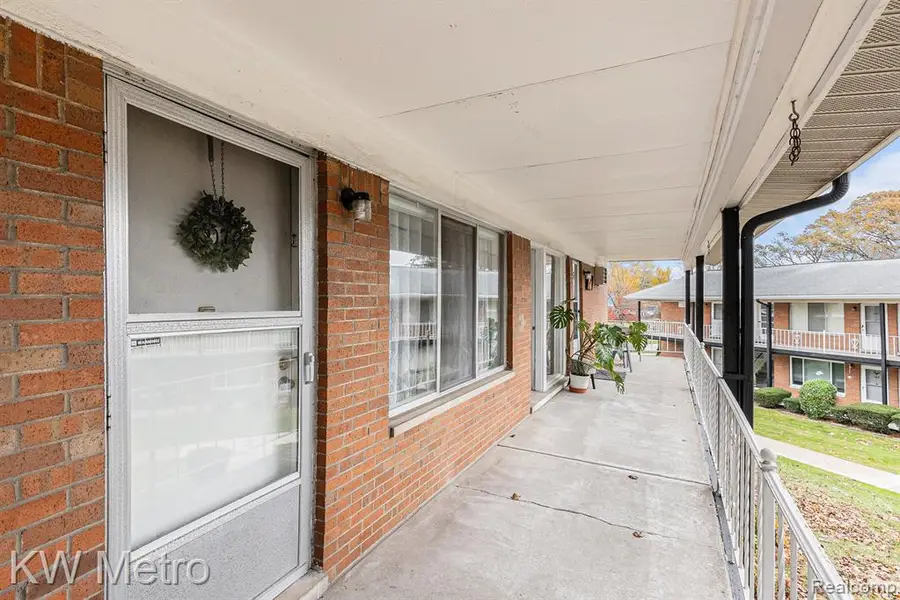 2121 Clawson #207, Royal Oak, MI  - Image #3