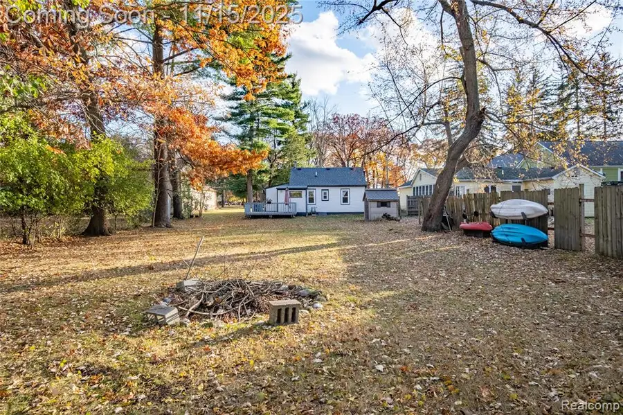 8370 Arlis, Commerce Township, MI  - Image #3