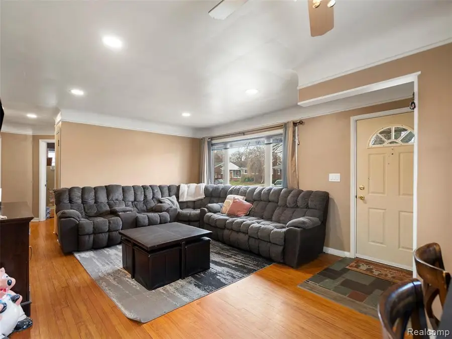 25664 Ronald, Roseville, MI  - Image #3