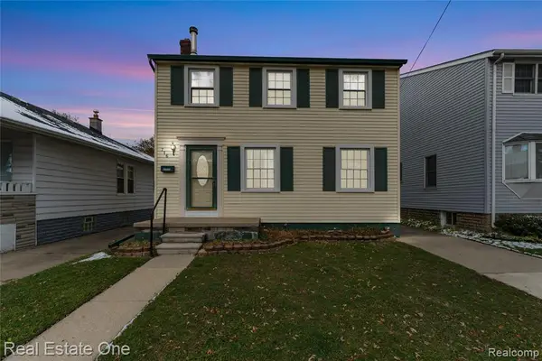 716 Kings, Wyandotte, MI 