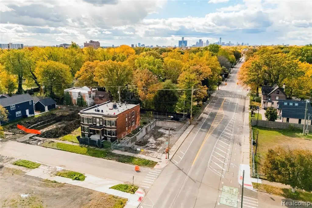 8646 Kercheval, Detroit, MI 48214 - #1