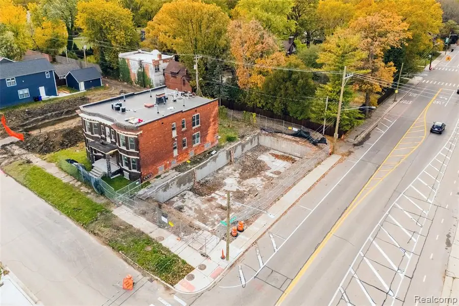 8646 Kercheval, Detroit, MI 48214 - #3