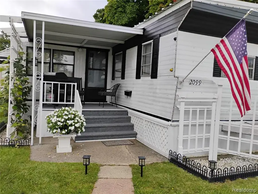 2099 Mary Ann, Troy, MI 48083 - Image #2