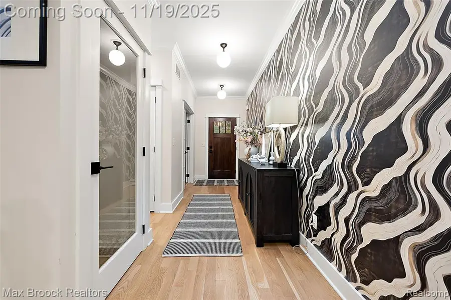 419 Parkdale, Royal Oak, MI  - Image #2