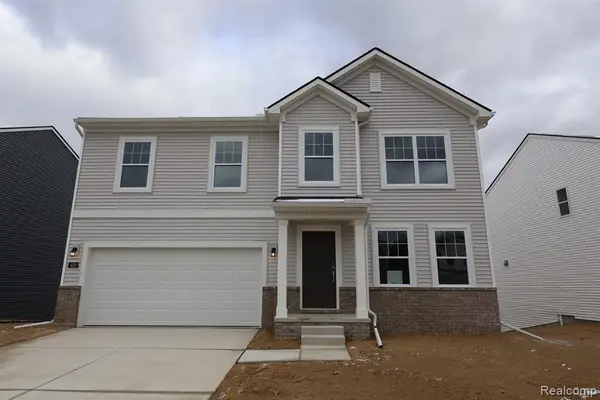 420 Hidden River, Holly, MI 48442