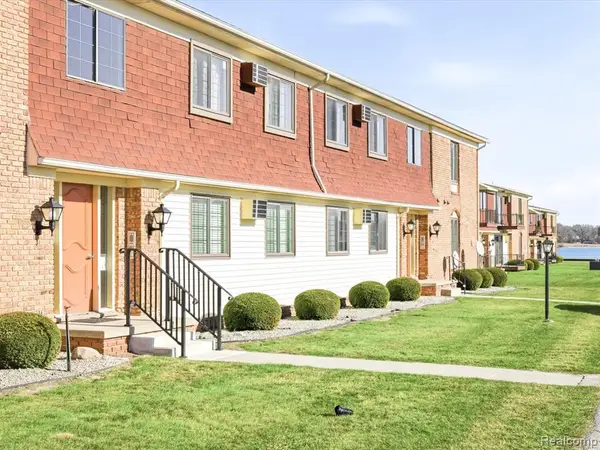 1900 River #3, Marysville, MI 48040