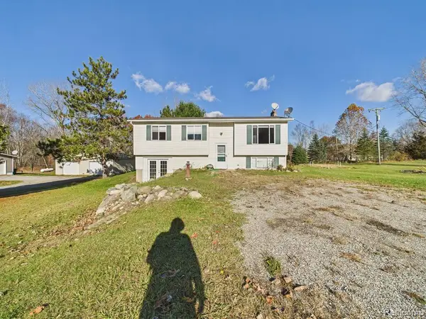 1801 E Norway Lake, Lapeer, MI 