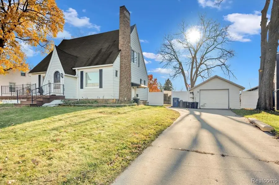 238 E Nepessing, Lapeer, MI  - #3