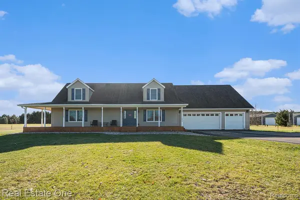 1074 Deer Valley, Manchester, MI 