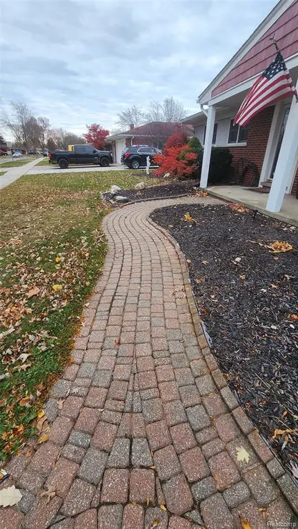 22918 King, Clinton Township, MI  - Image #2