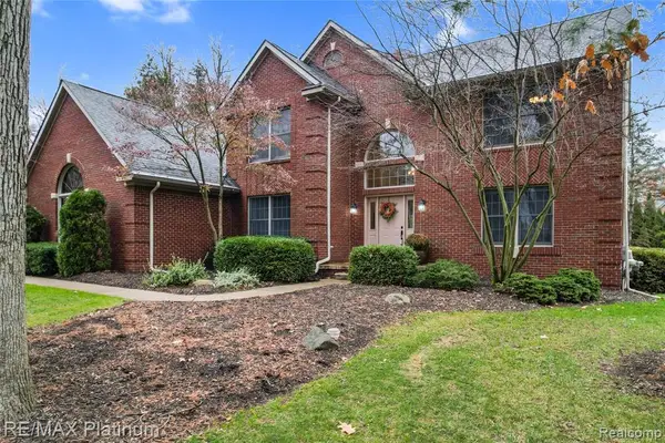 8039 Boulder Ridge, Brighton, MI 