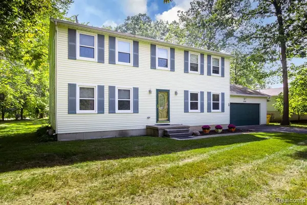 22133 Meridian, Grosse Ile, MI 