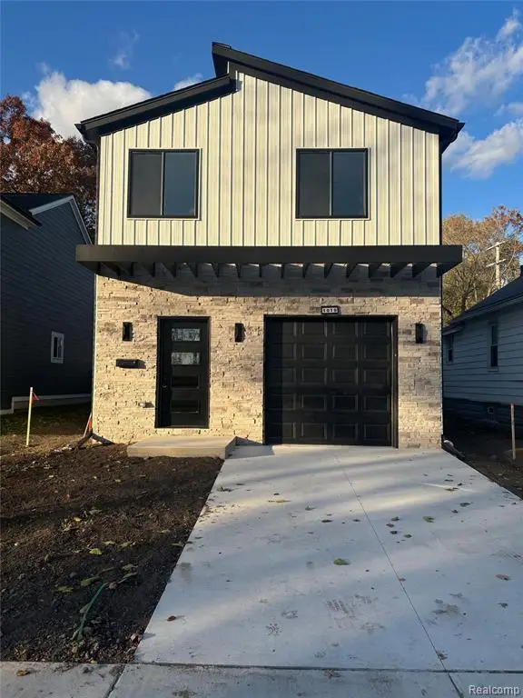 1019 E George, Hazel Park, MI 