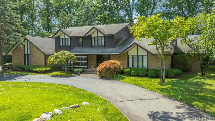 1287 Charrington, Bloomfield Hills, MI  - Image #3