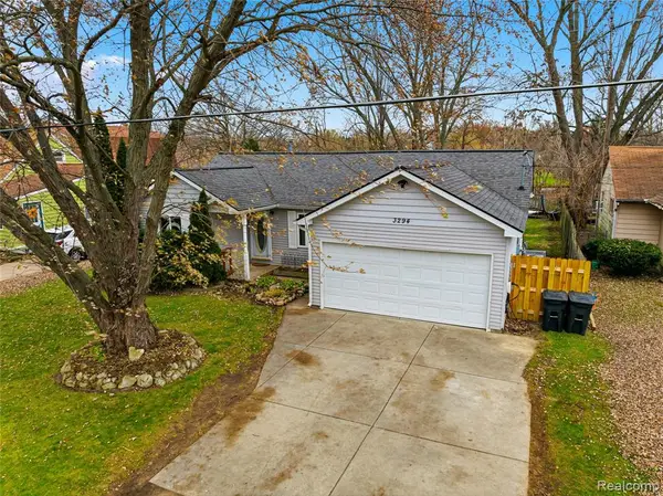 3294 Comer, Flint, MI 